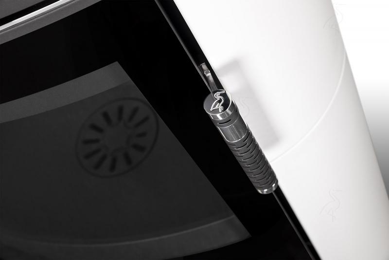 Fotografie sineos_h_10_se_storch_kaminofen_weisse_keramik_detail_f2.jpg