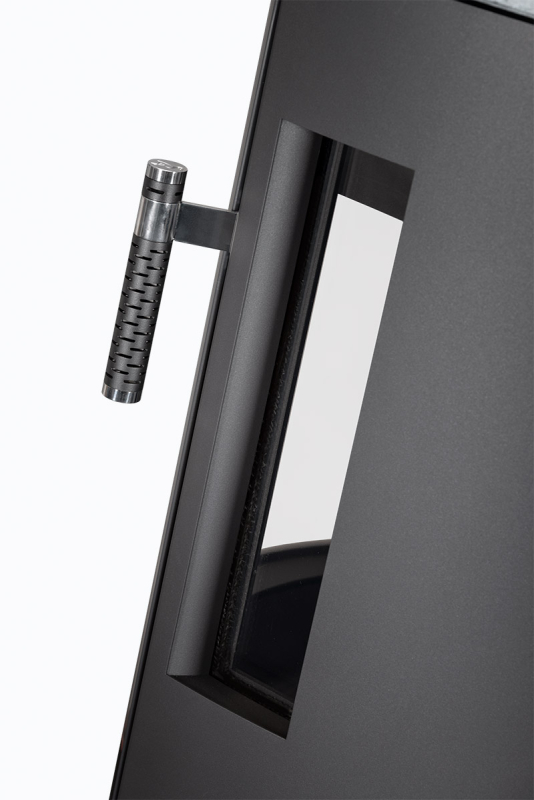 Fotografie hierro_t_3s_se_serpentino_gestrahlt_kaminofen_storch_kamine_detail_06.jpg